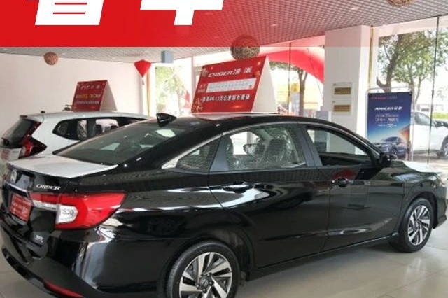 车友看完这台10万级本田家轿，最满意的是空间，最不满意……