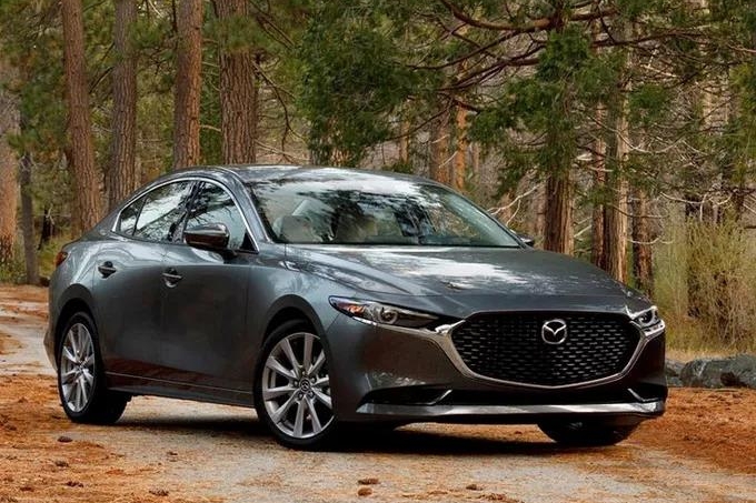 新马3、新卡罗拉、新轩逸实车曝光 年内上市 没买车的有福了