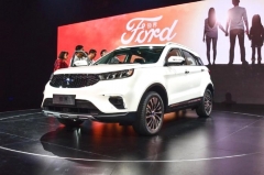福特新SUV，比翼虎长，宽1.93米，四轮独悬，6.7个油，不到11万起
