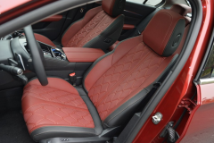 堪称撩妹神车，前脸比雅阁还要拉风，15万也能压榨300扭矩