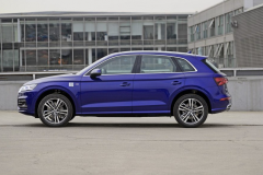 奥迪总算良心了，新车上市1年就降10万，油耗7升6.6秒破百