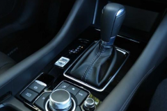 性能轿跑车终于来了，油耗仅3毛6秒破百，动力压榨252扭矩