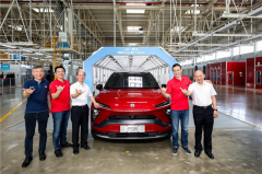 5月ES8销量稳定逾千 获百亿融资 蔚来ES双车布局冲击中高端