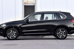 宝马最亲民的SUV，一口气降30万叫板奥迪Q7，3.0T压榨400牛米