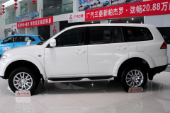 与普拉多同级SUV，3.0L+252马力才卖22万，堪称川藏越野王