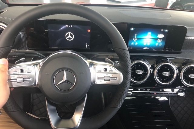 第一次见低配A级的屏幕…

打扰了…