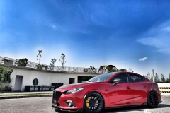 改装马自达昂克赛拉还贴上RX-7标志，瞬间增加50匹内心马力！