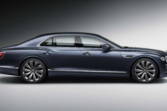 配发光升降立标，保时捷庶亲是你一生都得不到的梦