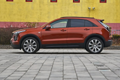 凯迪拉克又出狠招，上市就降4万，2.0L+6.6L油耗，仅21.97万