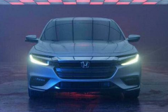 本田第三代lnsight内饰曝光，显示屏媲美特斯拉，油耗4升仅15万