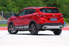 国产SUV放大招了，6.98万匹敌合资，1.6T+184马力，途观也有压力