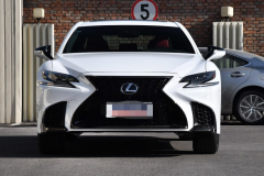 等了10年终于换代了，车长加到5.2米，3.5T+599扭矩，A8压力很大