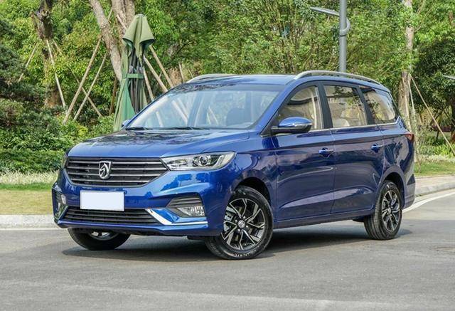 能装、能拉能跑山路，性价比超高的MPV怎么选？看看这几款就懂了