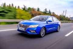 5月售出1.7万辆 荣威i5勇夺自主家轿销量冠军