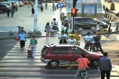 这组图片告诉你，在中国开车有多难！