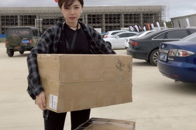 今天是力大无穷的搬货老妹儿，真实带劲辽～[5X:0108][5X:0108][5X:0108]