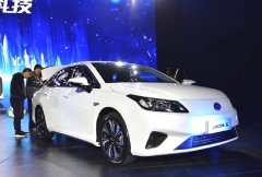 太阳能座舱，双12.3寸屏，动力不输2.0T，续航510km，不到14万起