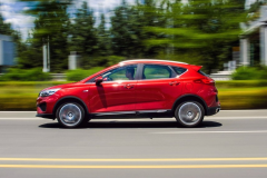 堪称代步SUV，标配行李架+ESP，1.4T压榨215牛米，仅6.78万