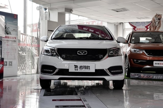 每天一款实拍车  小哥带你看凯翼E3