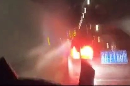 北京又现恶意别车事件，隧道内超车后急刹严重危害摩托车主生命安全！