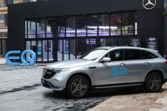 BBA首款国产纯电SUV！“试驾”奔驰EQC