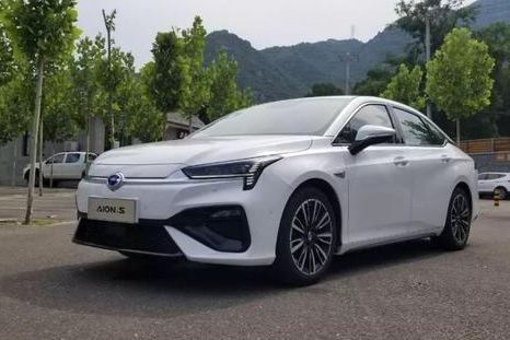 续航510KM，不比特斯拉差，外加雷神之锤灯组，家用车就它了