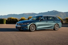 轴距加长41mm，3.0T+8AT，宝马新3系旅行车发布，网友：垂涎三尺