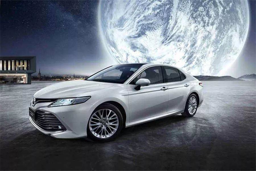 合资中级车销量双雄，本田雅阁和丰田凯美瑞购车、养车费用差多少？