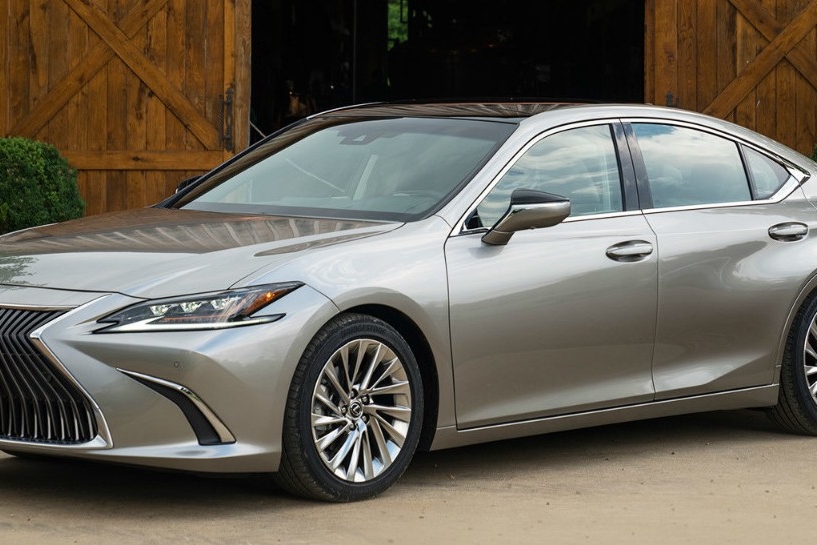 6AT变CVT，卖疯了的雷克萨斯ES也开始“飘”了吗？