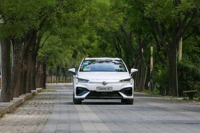 上市一个月订单近5万的秘密有哪些？试驾体验广汽新能源Aion S