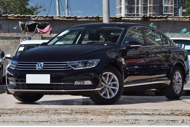 和雅阁拼了，神车迈腾“丐版”已不足13万 相比高配少了啥？能买吗