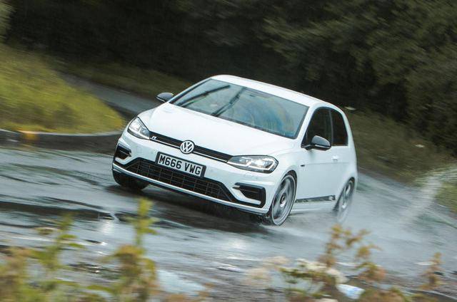 看着是个代步工具，其实是个西装暴徒