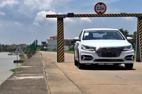 如今落地价10万元的轿车，长什么样子？