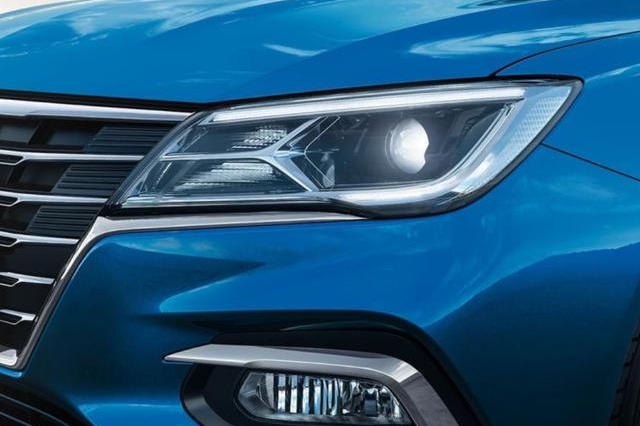 「e汽车」荣威i5将推领豪系列车型 预计6月上市