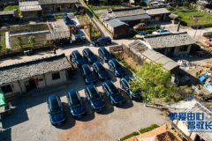 北京现代新胜达，越过山丘，才发现创新与坚守