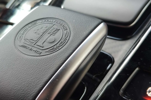 连续跑十次零四，639马力的能量全扔在刹车盘上，直接把车轮温度烤到了98℃[$奸笑$]人快不行了，车还在坚挺着