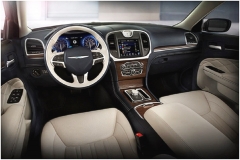 轴距3米多，19个喇叭，V6+8AT后驱，气场比A8还大，全进口40万起