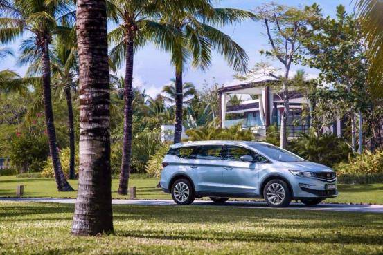 优缺点都很明确，15万内这两款MPV，风格和路线完全不同