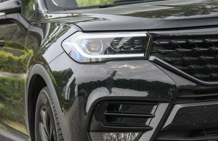 不用再改装 这款原厂“黑武士”运动SUV即将上市 宝马授权发动机9秒破百