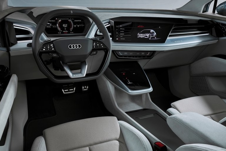 汽车内饰革命：从大屏、多屏走向无屏