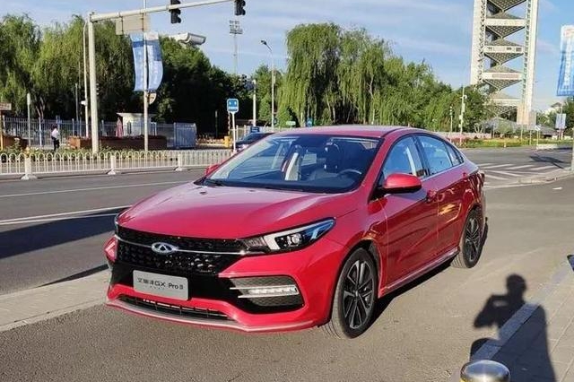 要求省油，日常代步使用，10万左右的轿车到底怎么选？