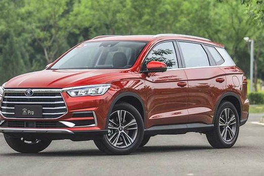 还买啥途观CRV，这车扭矩高达775N·m，4.7S破百，混动仅售18万