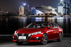 6.4秒破百堪称加速王，油耗仅5毛，压榨252马力，14.28万超凯美瑞