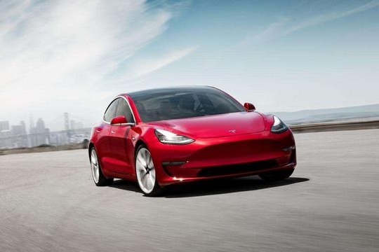 路咖评：特斯拉夺冠 比亚迪紧随 5月全球电动车销量解读