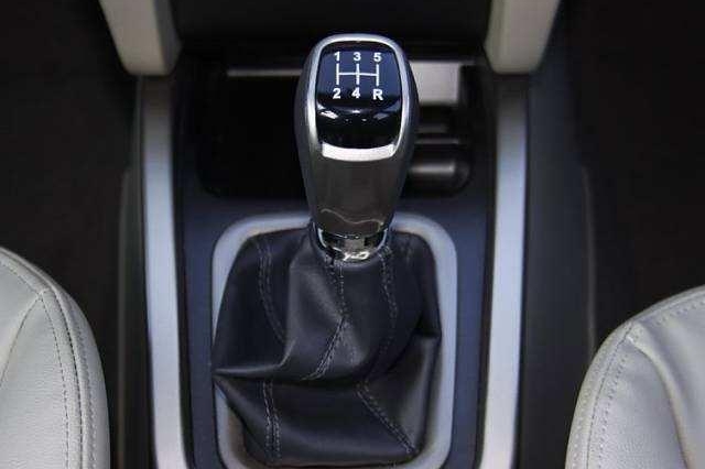 别再说手动挡有驾驶乐趣了，都2019年了，手动挡车除了廉价真没啥