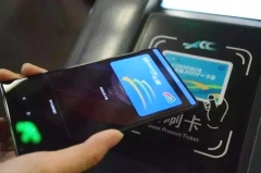 年检将告别车窗“牛皮癣”，老司机说的建议，请奔走相告