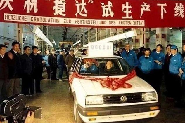 当大众标只能藏在引擎盖下，5.99万的捷达能否再续神话？