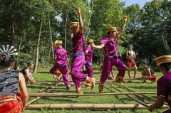 这件事情宝马一干就是13年 还把不少人送进了清华