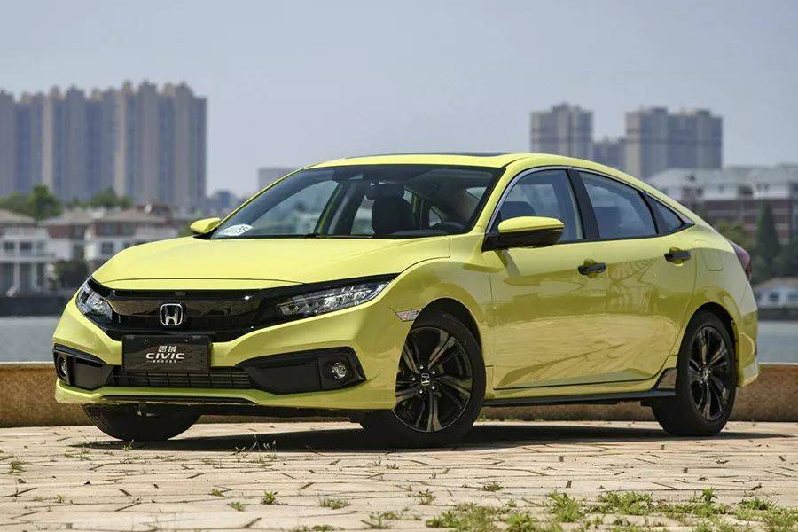 科鲁泽、福克斯和思域，同为运动轿车，谁更讨年轻人喜欢？