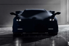 换用Carbon Triax车身材料 Huayra BC Roadster预告图发布